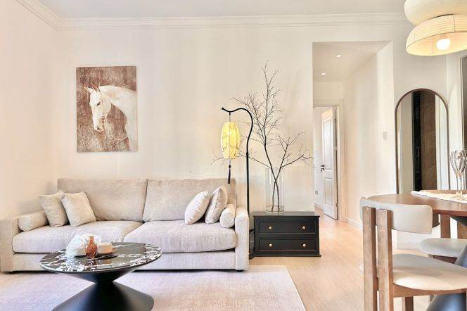 Green Area, Nice compound ,2brs 2lrs 1bath ,all bright,new deco