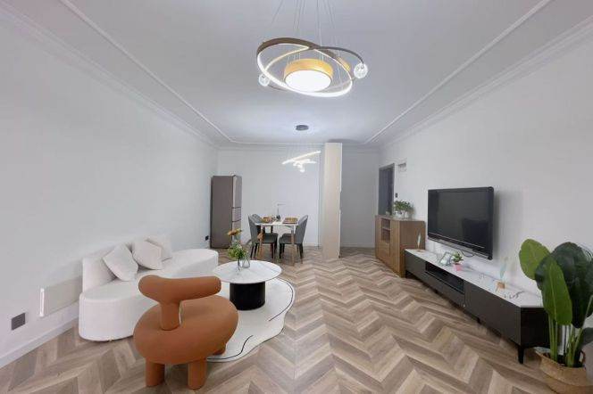 Elevator 2Brs/1Lr/1Bt apt nr Zhenping rd,M3/4/7