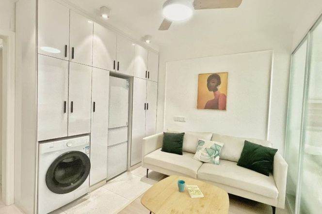 line 13/14 Wuning Rd ,clean and modern 1br 1 separate lr