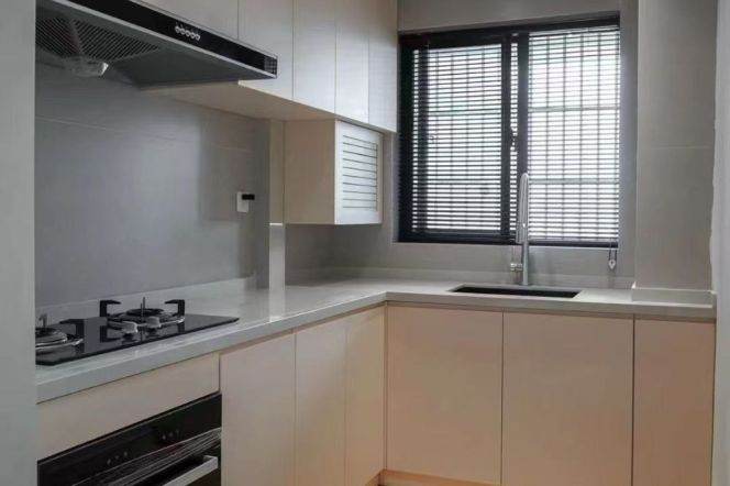 modern 2brs floor heating nice furniture near line 8,9 and Xintiandi area 18K