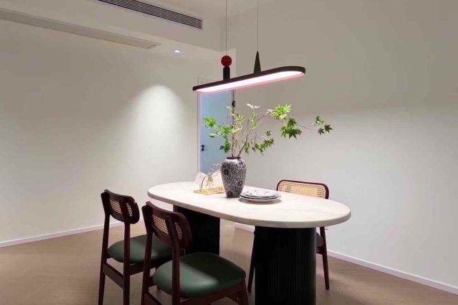 Spacious bright 3br/2bt@laoximen with open balcony and parking sapce