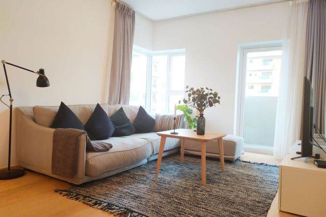 Ambassy Court Furnished 2Br w. Heating/Balc