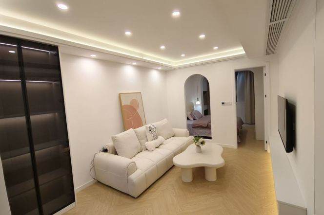 Songyuan rd cozy 1br 1lr@L10,central AC/bright room/brand furniture