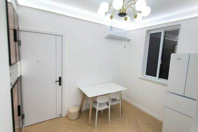 High value/modern 1br 2lr/central AC/price:5900/Loushanguan rd@L15/2