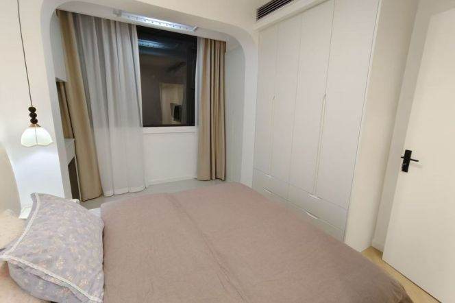 hongqiao rd 1BR/living room @L3/4/10