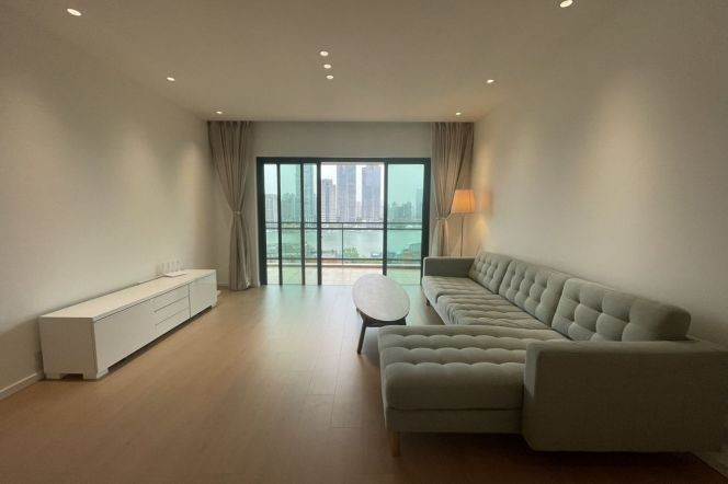 Modern 3brs with floor heating and balcony in Lujiazui