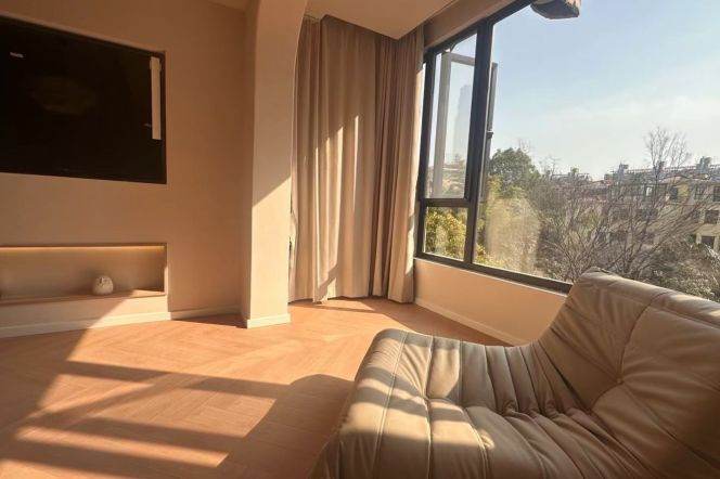 Brand new 2br apt,CA,floor heating,in Gumei Area, close to Line 12