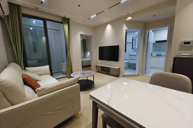 Modern 1BR Gem with Floor Heating in the Heart of Changning