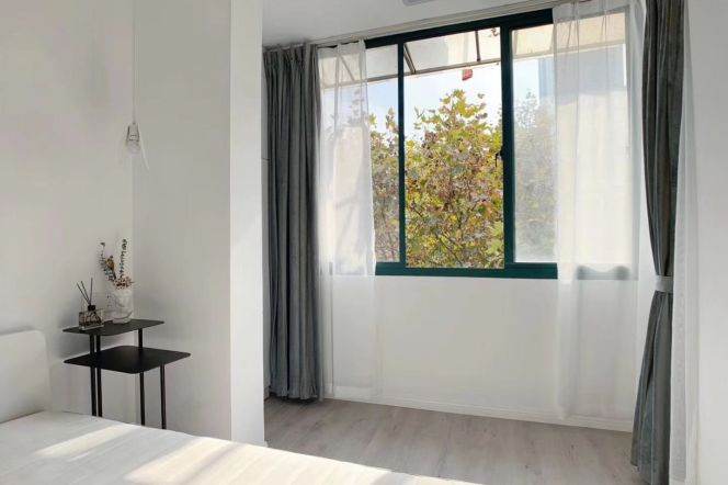 jiangsu rd station one bedroom