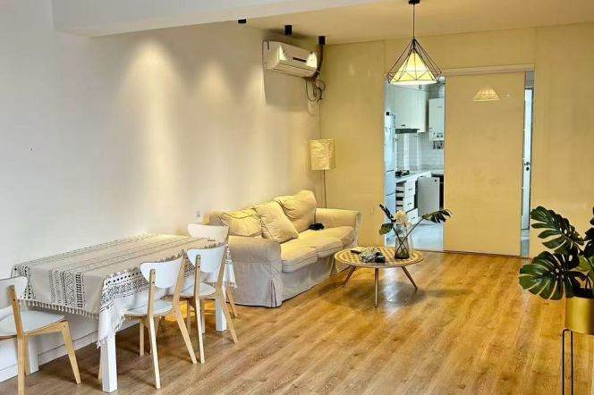 Exquisite Terrace Apt in Yueyang Road
