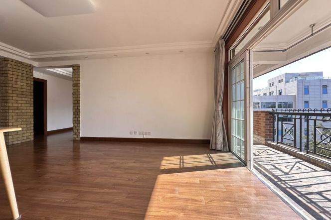 Excellent 3br/2bt Lift Flat in Hengshan Road