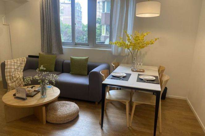 2BR 3Baths in Xujiahui area near Jiao'tong Uni can long and short term lease