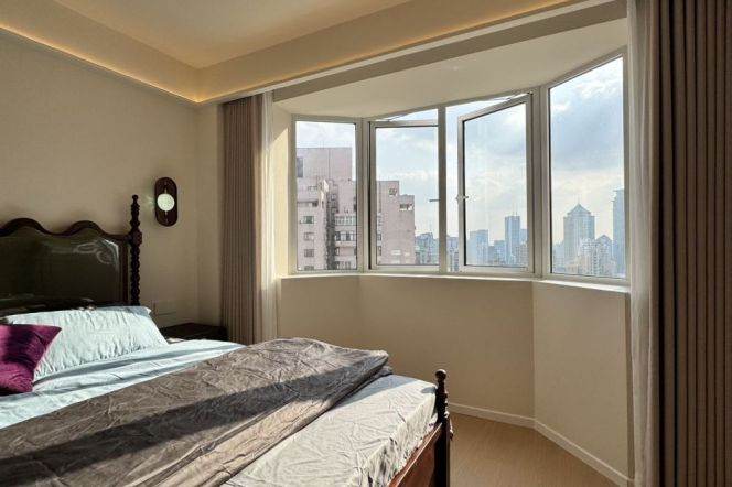 Spacious 2BR Apt +elevator +heating | West Nanjing rd | Suzhou River view 14.2K