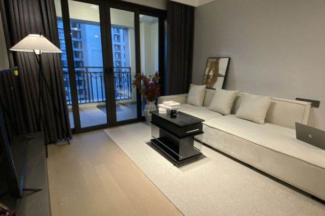 Exquisite 1br apt with big floor window,Oven,modern style,High rise,Line 15