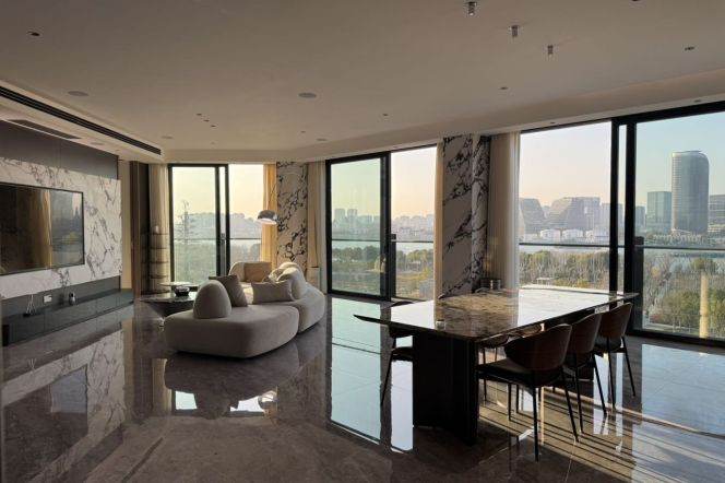 Spacious bright 3br+1/3bt@qiantan 202sqm with ceiling to floor windows Nr NYU