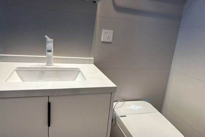 1 br near L2/L11 jiaotong uni station+lift