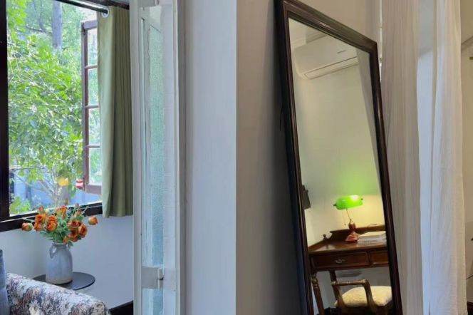 Classic Apt close to IAPM