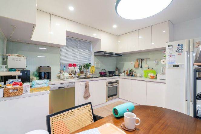 Huaihai rd/Ambassy Court 3+1br150sqm