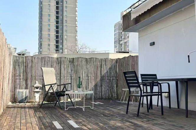 Exquisite Terrace Apt in Yueyang Road