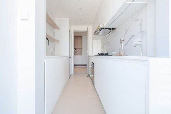 Brand new decoration 3brs with floor heating in central Xujiahui