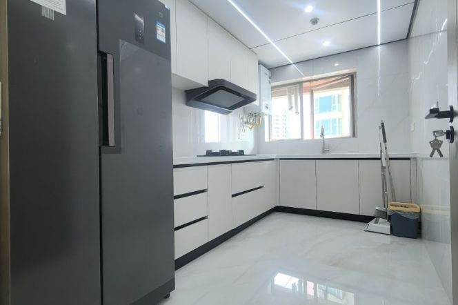 Modern  2brs with floor heating  and river view in Lujiazui