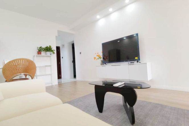 no lift, 1Br + green view + great sunshine /Zhongshan Park/New/Sunlight/South/Big Window/6.3K