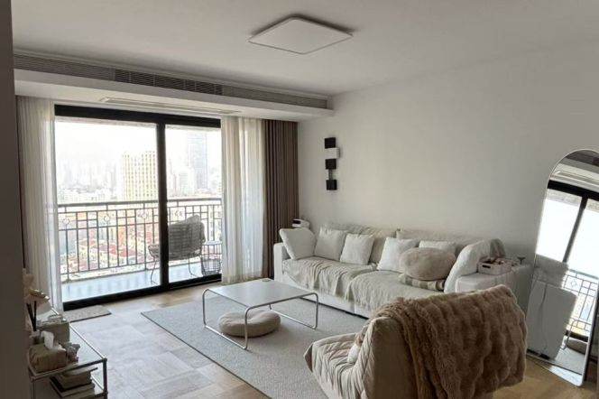 Modern 3brs with floor heating and balcony in  central downtown
