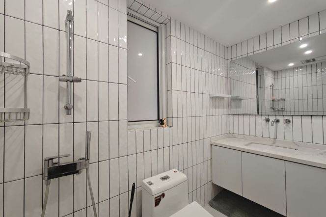 Modern 2Br2bathr + Balcony  | Zhongshan Park L2/3/4 | Central AC +great sunshine