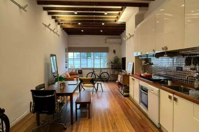 High Ceiling Bright 1Bed Large Living Space@Julu Road