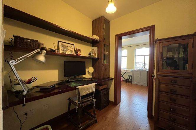 Good Daylight 1br with elevator near South Shanxi Road,Changshu Rd St,metro L1/L7/10/12