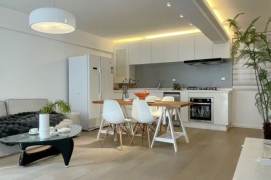 Spacious&Modern&Bright 2Bdrs 2Baths Apt+L13 West Nan Jing Rd +Nice View/Great Location