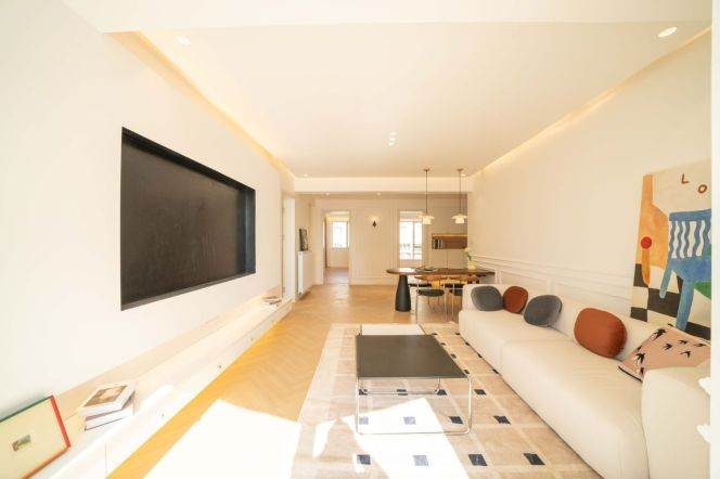 160㎡ 3BR Modern Residence | Steps from Zhongshan Park & Raffles City