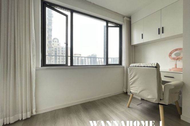 Spacious&Modern&Really Bright 2Bdrs 1Bath Apt+Zhong Shan Park+Nice View
