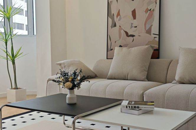 Modern 2Br2bathr + Balcony  | Zhongshan Park L2/3/4 | Central AC +great sunshine