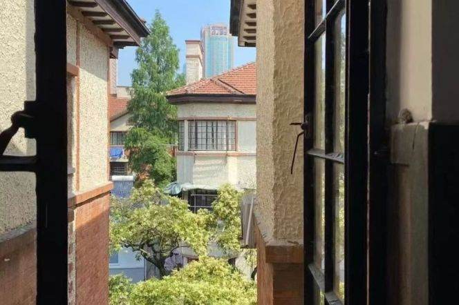 High ceilling 2+1br @ South Shanxi Road St,metro L1/10/12