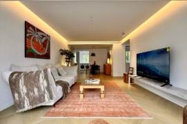 Spacious bright 3br/2bt@Changping rd 140sqm with ceiling to floor windows