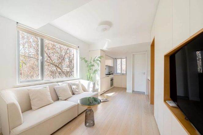 Good lighting 1br with balcony near Shanghai Library