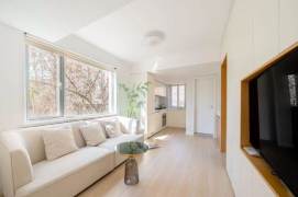 Good lighting 1br with balcony near Shanghai Library