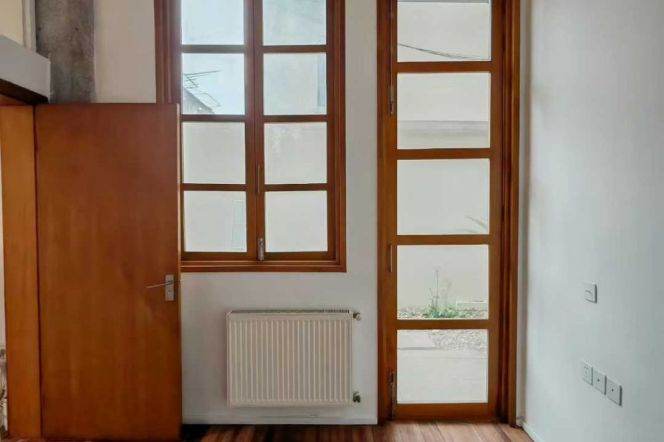 jiashan rd 180sqm:Office,