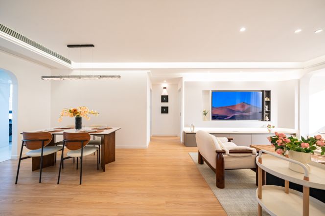 Modern Shared Living | 650m to Metro Lines 2/11 | Secure Digital Entry