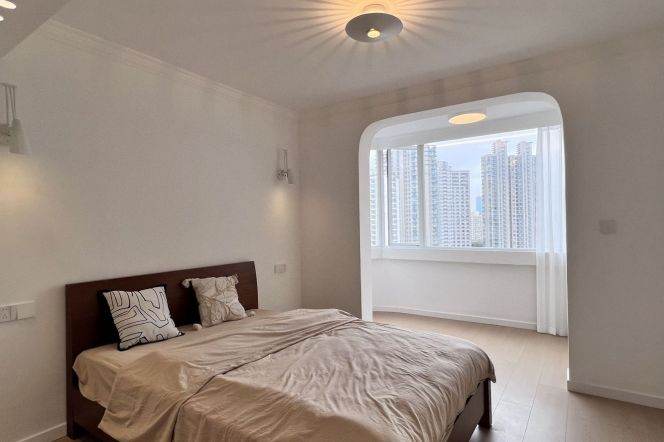 Xujiahui center 3brs/2lr/2ba apt with floor heating; L1/9/11