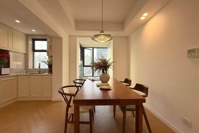 3 Brs, 2 Baths, Floor Heating/Central ac/Oven, 140 sqm @ Longde metro L11&13