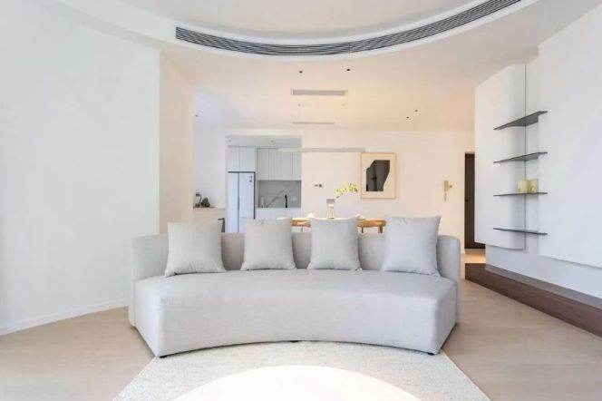 Nice river view 168.8sqm with open balcony @ nearby the bund