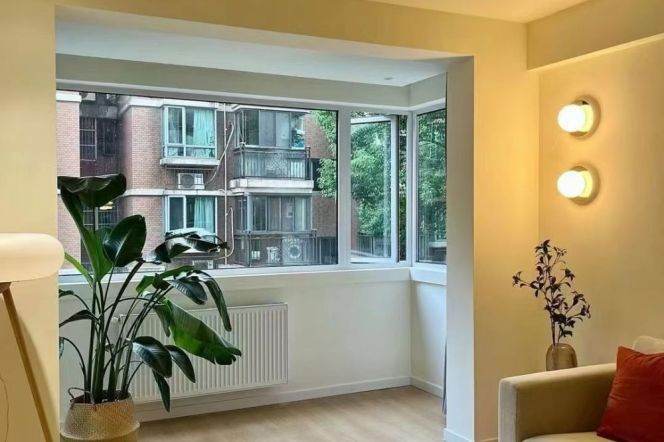 Quality modern two bedrooms w elevator near Jing’an temple 