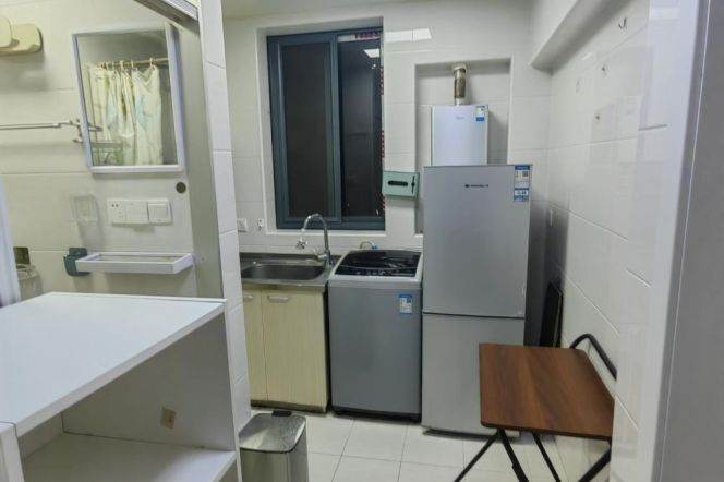 Good price cozy 1 br in XuJiaHui, easy to L 1/9/11 + L3/4/9 Yishan Rd st.