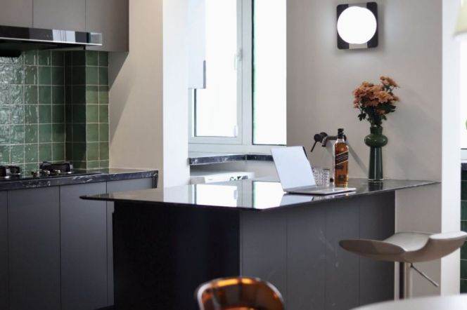 Xujiahui/3br2bt/central AC/floor heat/oven/park space/balcony