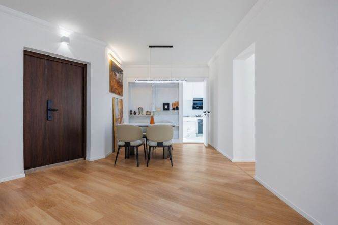 Spacious 3Brs/2Lrs/2Bts apt nr Madang rd,M8/9/13