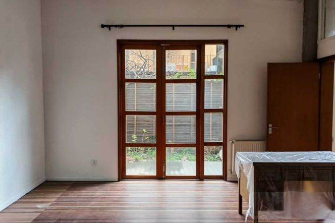 jiashan rd 180sqm:Office,