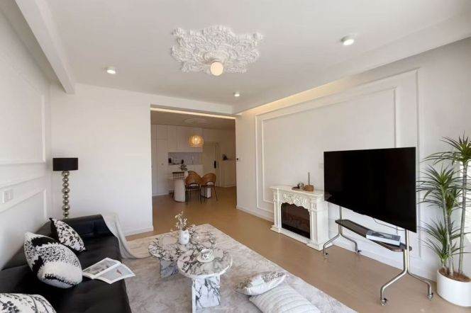 2 Brs, 1 Living room, 110 sqm, High rise Building @ Madang metro L9&13