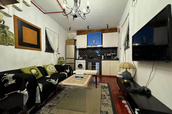 Cozy duplex 1 br next XuJiaHui Park on WanPing Rd .easy to L 1/9/11